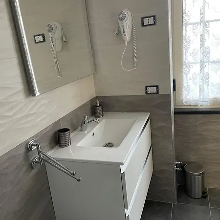 Iria Guest house *